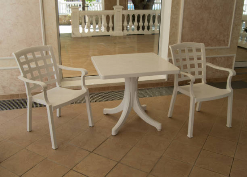 Empresa de Aluguel de Cadeiras para Festa Jardim Califórnia - Aluguel de Mesas e Cadeiras de Plástico