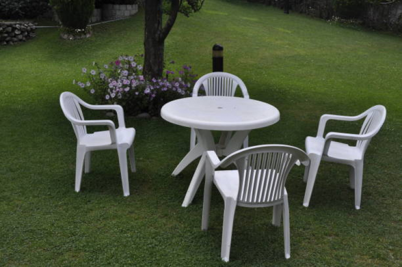 Empresa de Aluguel de Mesa de Plástico com 4 Cadeiras Jardim Brasília - Aluguel de Mesas e Cadeiras para Festa